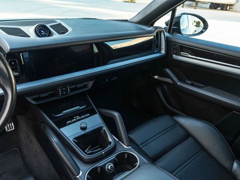 Used 2024 Porsche Cayenne S image 44