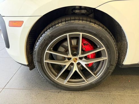 Certified 2023 Porsche Macan S AWD/4WD image 10