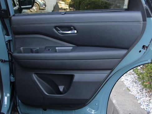 New 2026 Nissan Pathfinder Platinum image 30