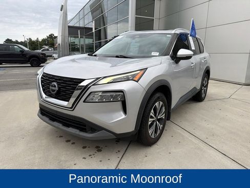 Used 2022 Nissan Rogue SV w/ SV Premium Package FWD image 3