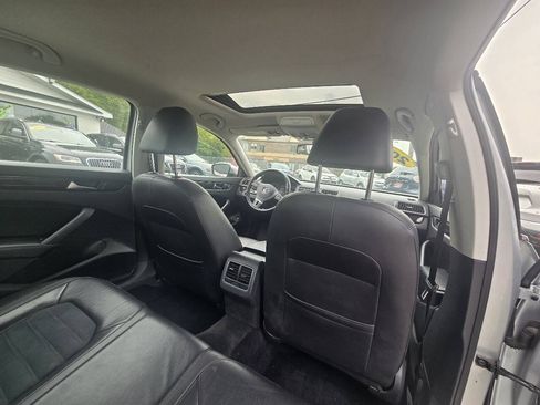 Used 2014 Volkswagen Passat TDI SEL Premium FWD image 29
