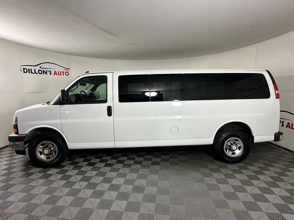 Used 2018 Chevrolet Express 3500 LT w/ LT Preferred Equipment Group RWD image 3