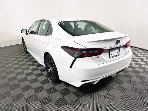 Used 2023 Toyota Camry SE w/ Audio Upgrade Package FWD image 5