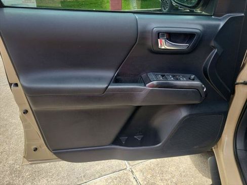 Certified 2019 Toyota Tacoma TRD Sport RWD image 12