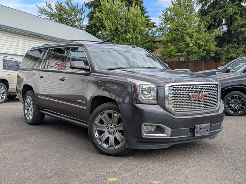 Used 2016 GMC Yukon XL Denali w/ Open Road Package AWD/4WD image 39