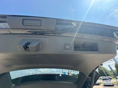 Used 2023 GMC Terrain SLE w/ Driver Convenience Package AWD/4WD image 45