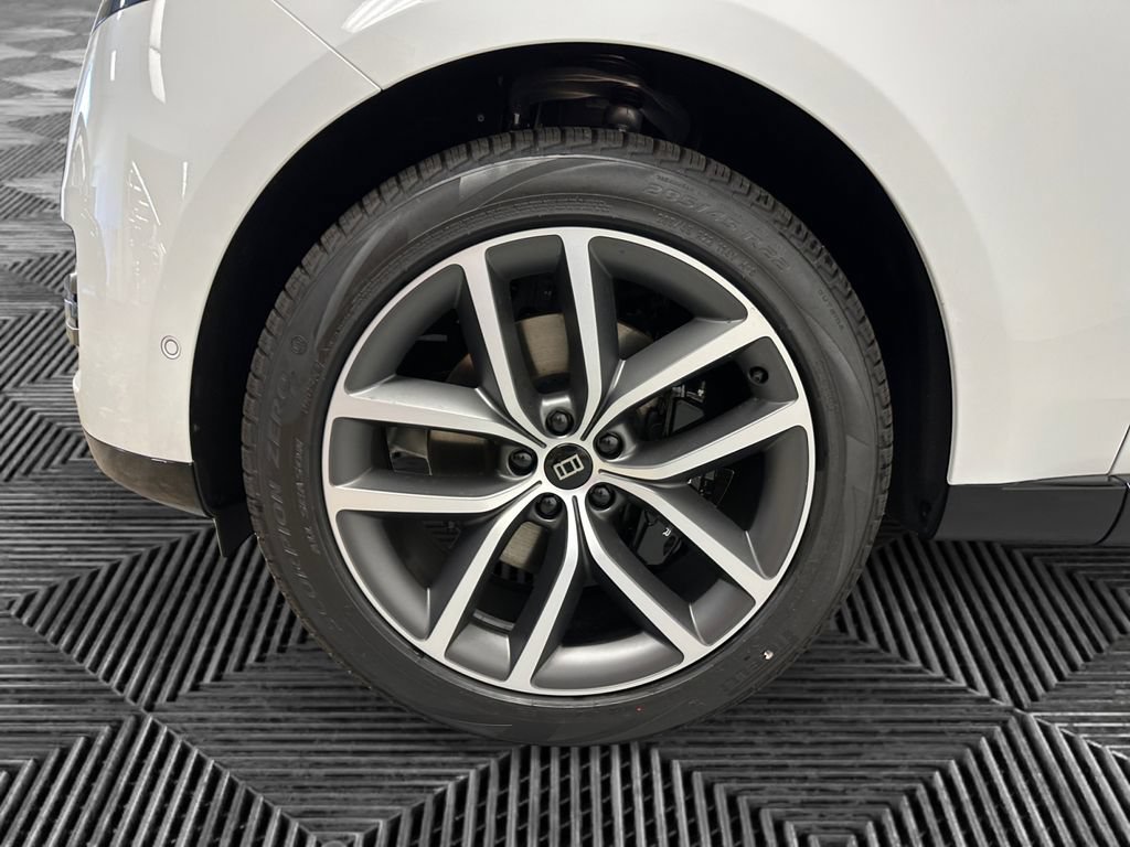 New 2027 Land Rover Range Rover Long Wheelbase SE AWD/4WD image 14