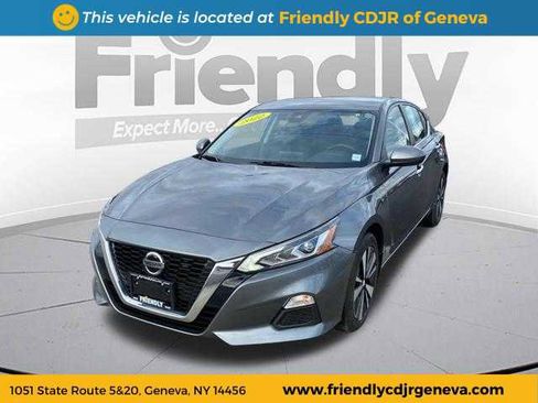 Used 2022 Nissan Altima 2.5 SV image 1