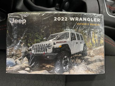 Used 2022 Jeep Wrangler Unlimited Rubicon w/ Cold Weather Group AWD/4WD image 28