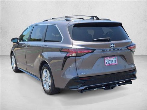Used 2021 Toyota Sienna XSE w/ XSE Plus Package AWD/4WD image 8