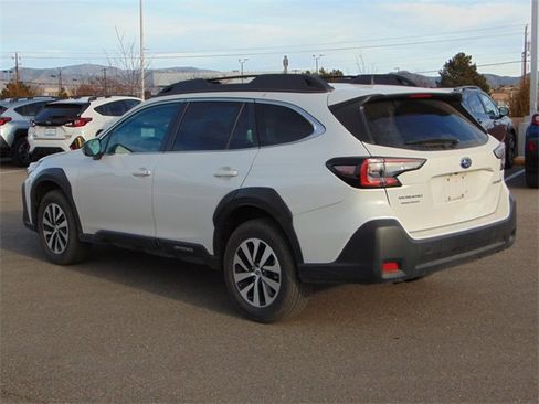 Used 2024 Subaru Outback Premium image 6