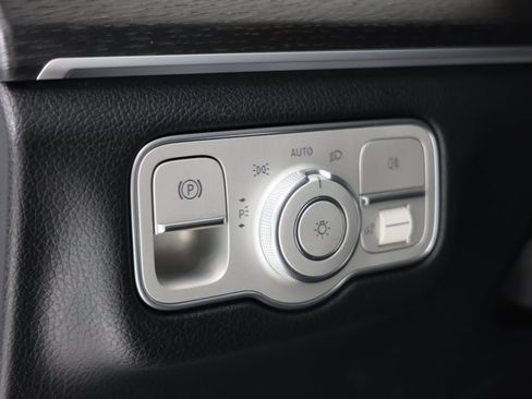 Used 2023 Mercedes-Benz GLS 580 4MATIC image 27