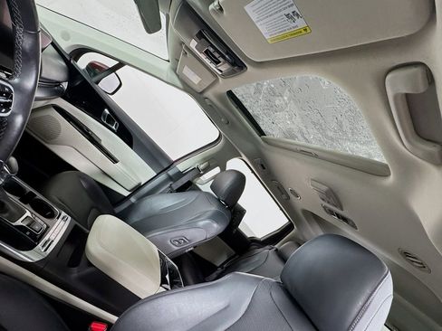 Used 2023 Kia Carnival SX Prestige image 15