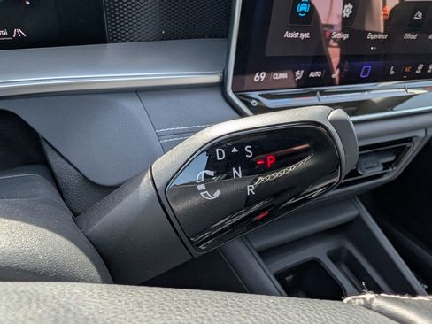 New 2026 Volkswagen Tiguan SE AWD/4WD image 11