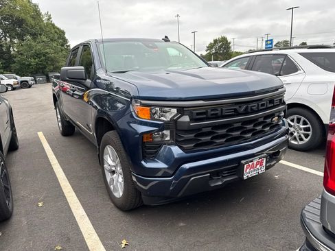 Used 2022 Chevrolet Silverado 1500 Custom AWD/4WD image 2