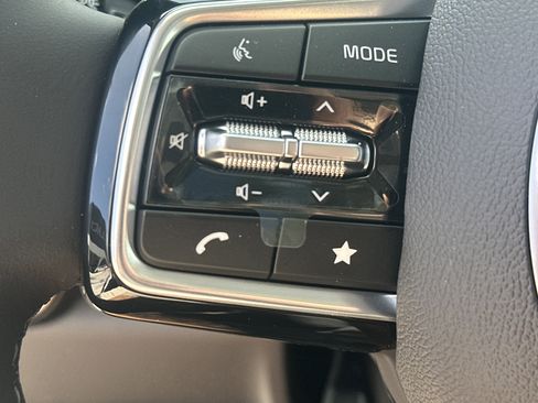 New 2026 Kia Carnival SX FWD image 23