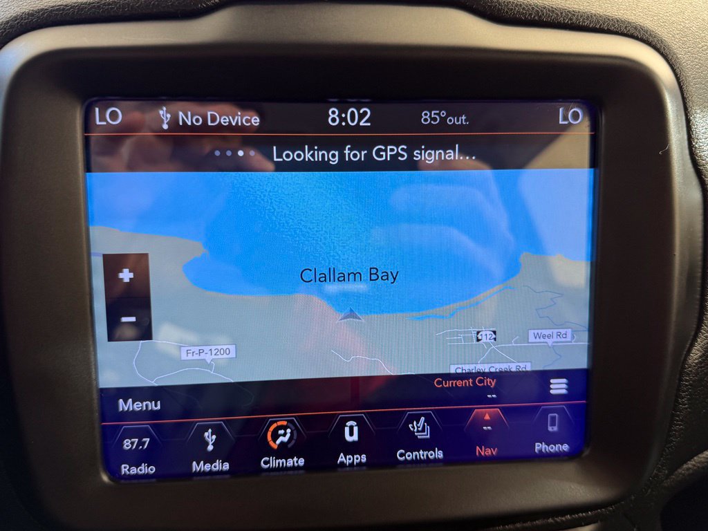 Used 2018 Jeep Renegade Limited w/ UConnect 8.4 Nav Group AWD/4WD image 45