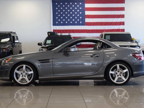 Used 2016 Mercedes-Benz SLK 300 image 5