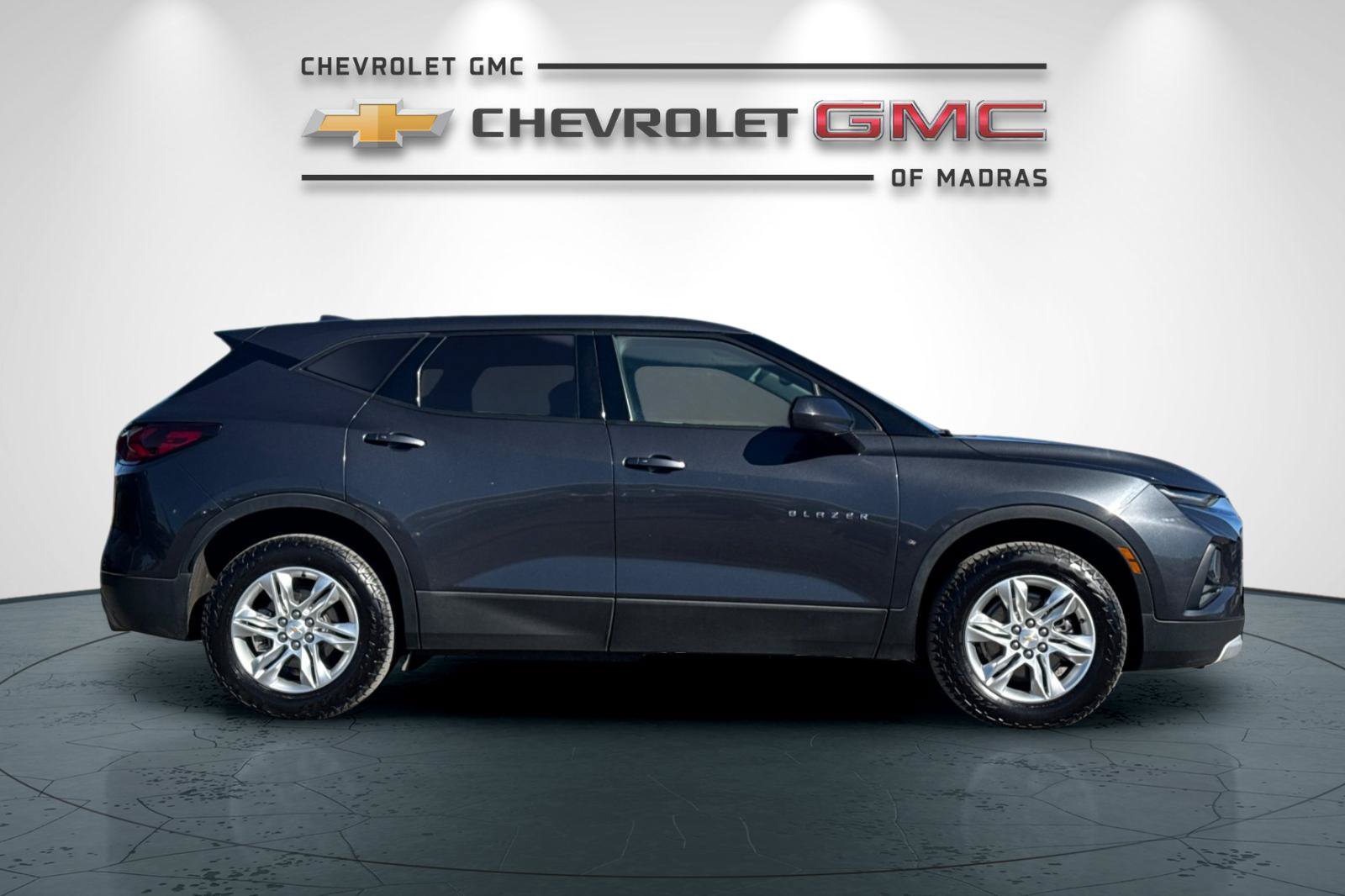 Used 2022 Chevrolet Blazer LT AWD/4WD image 2
