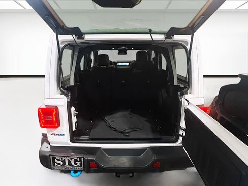 Used 2024 Jeep Wrangler Unlimited Rubicon 4xe image 19