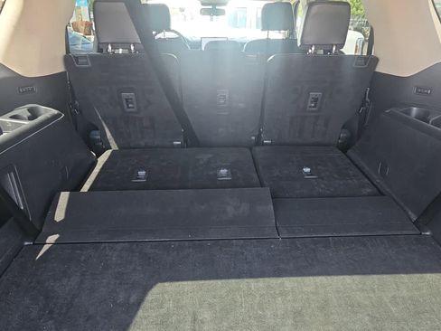 Used 2024 Ford Expedition Max XLT image 10