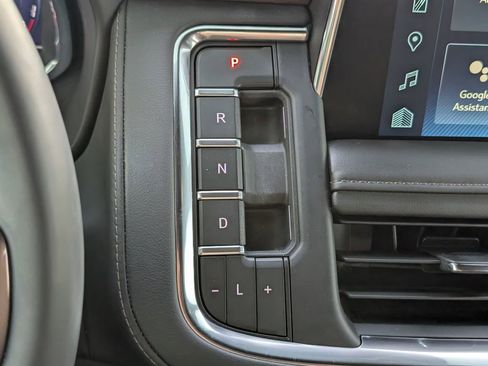 Used 2024 Chevrolet Tahoe High Country AWD/4WD image 22