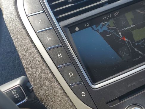 Used 2019 Lincoln Nautilus Reserve FWD image 26