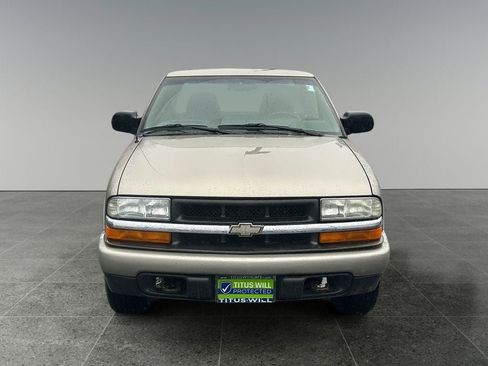 Used 2003 Chevrolet S10 Pickup LS image 2
