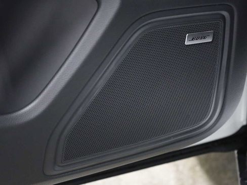 New 2026 Porsche Macan image 17