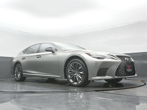 Used 2022 Lexus LS 500 AWD w/ Accessory Package (Z1) image 27
