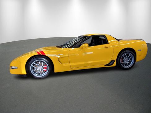 Used 2001 Chevrolet Corvette Z06 w/ Memory Pkg image 3