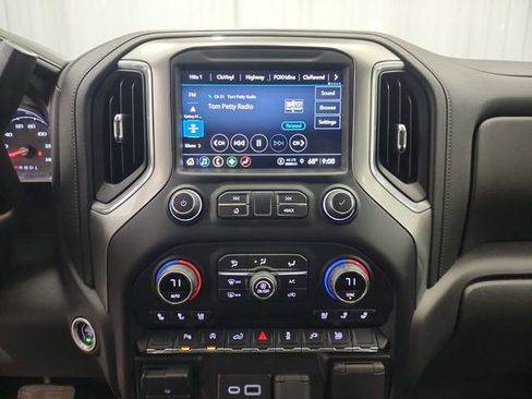 Used 2021 Chevrolet Silverado 1500 LTZ image 13