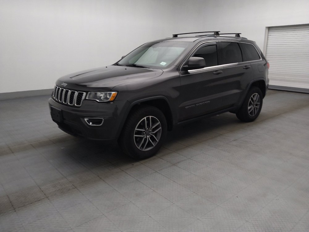 Used 2019 Jeep Grand Cherokee Laredo w/ 18" Wheel & 8.4" Radio Group AWD/4WD image 2