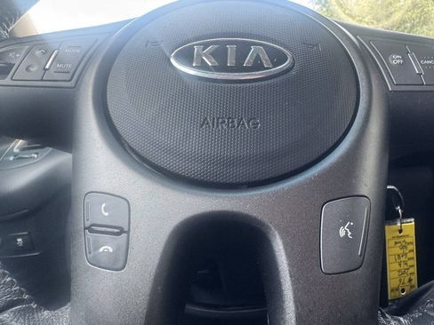 Used 2012 Kia Soul + FWD image 30