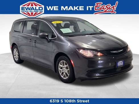 Used 2023 Chrysler Voyager LX FWD image 1