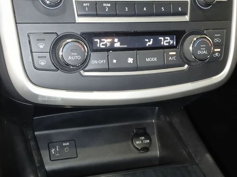 Used 2017 Nissan Altima 2.5 SL w/ Moonroof Package FWD image 21