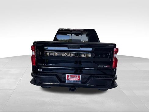 Used 2022 Chevrolet Silverado 1500 ZR2 w/ Technology Package AWD/4WD image 4