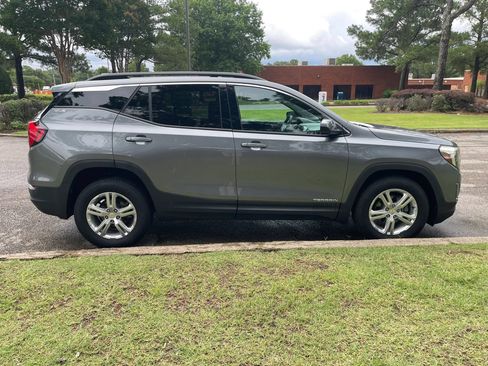 Used 2020 GMC Terrain SLE w/ Driver Convenience Package FWD image 6