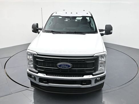 New 2026 Ford F250 XL w/ XL Chrome Package image 38