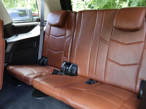 Used 2017 Cadillac Escalade Premium Luxury RWD image 44