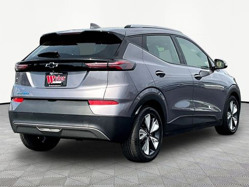 Used 2022 Chevrolet Bolt EUV LT w/ Convenience Package FWD image 6