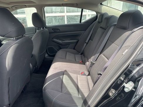 Used 2024 Nissan Altima 2.5 SV w/ SV Premium Package image 18