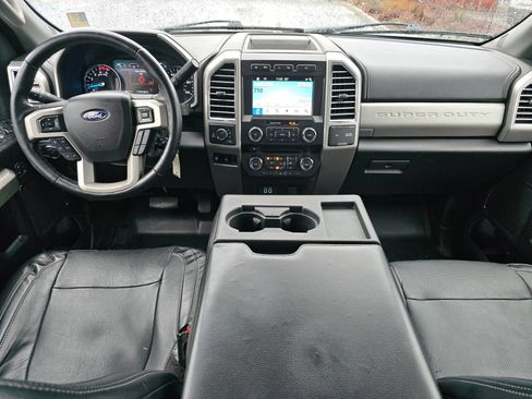 Used 2017 Ford F250 Lariat w/ Lariat Value Package AWD/4WD image 16
