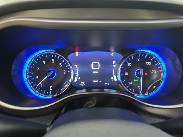 Used 2023 Chrysler Pacifica Touring-L FWD image 22