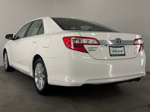 Used 2012 Toyota Camry XLE w/ Leather Pkg FWD image 7
