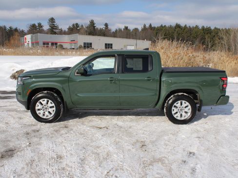 Used 2022 Nissan Frontier SV image 5