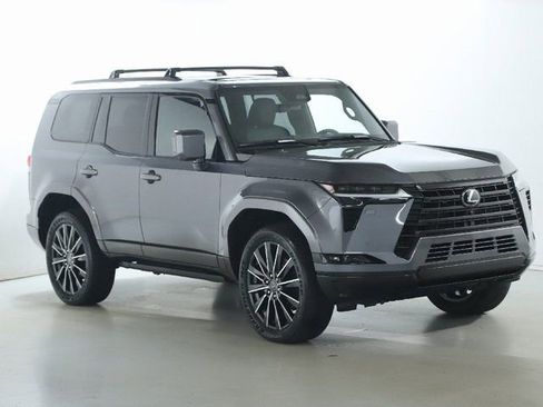 Used 2025 Lexus GX 550 w/ Accessory Package (2T) AWD/4WD image 12