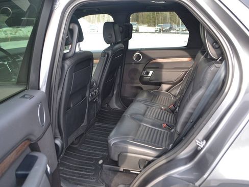 Used 2017 Land Rover Discovery HSE AWD/4WD image 9