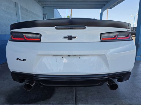 Used 2018 Chevrolet Camaro SS RWD image 4