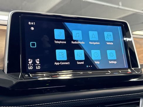 Certified 2024 Volkswagen Atlas SE FWD image 17